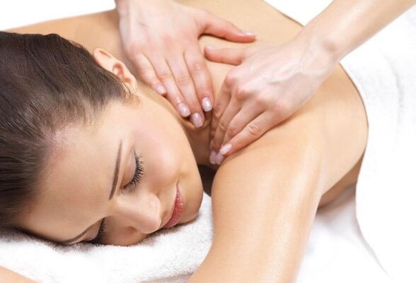 Massage des Kragenbereichs